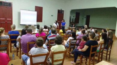 Escola Municipal Professora Eida da Silveira realizou reunião com pais de alunos