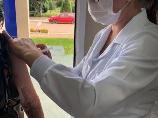 Vacina contra Covid-19 em Lagoa dos Três Cantos