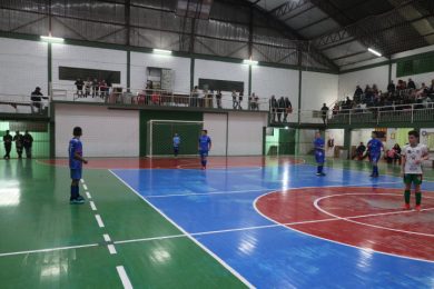 Escolinha Multiesportiva estreou no Campeonato Regional de Futsal de categorias de base
