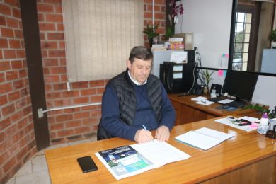 Prefeito Sergio Lasch despacha da Secretaria Municipal da Agricultura