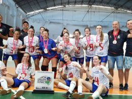 Sub 17 feminino de Lagoa dos Três Cantos é campeão do Circuito Sul Brasileiro de Futsal