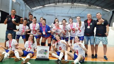Sub 17 feminino de Lagoa dos Três Cantos é campeão do Circuito Sul Brasileiro de Futsal