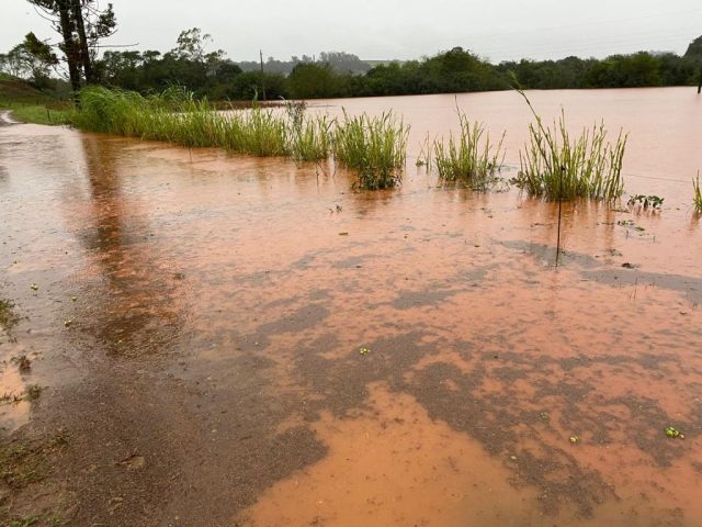 Panorama de parte da situação no interior de Lagoa dos Três Cantos causada pelas fortes chuvas